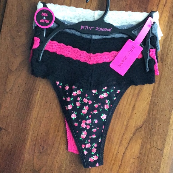 Sold - Betsy Johnson 5 Pack Mixed Fabric Panties - X-Large - Picture 6 of 16